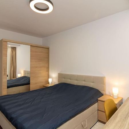 Georgi'S 1 Bedroom Quiet Apartment With Garage صوفيا المظهر الخارجي الصورة