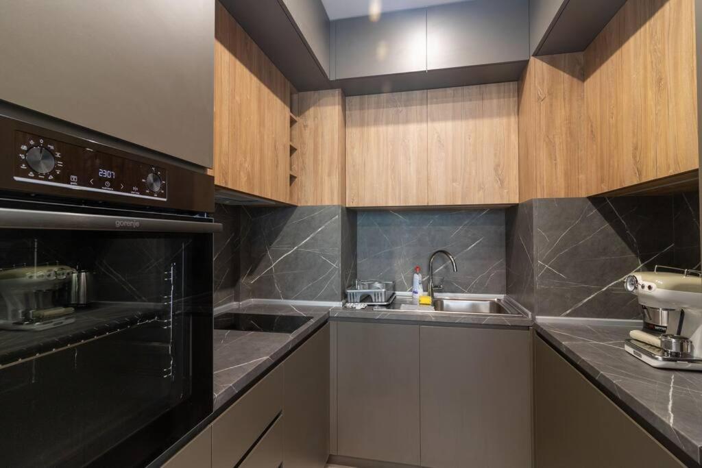Georgi'S 1 Bedroom Quiet Apartment With Garage صوفيا المظهر الخارجي الصورة